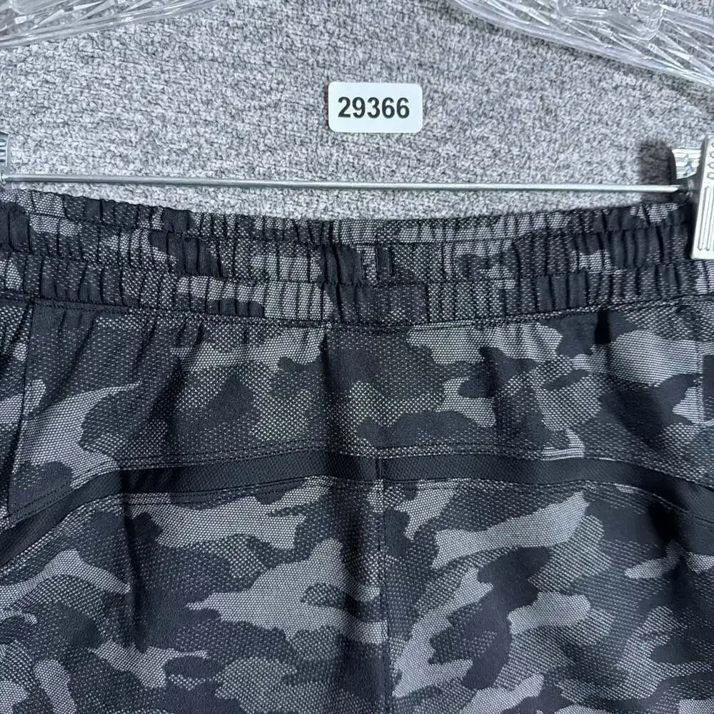 Lululemon Men’s Size Small Dark Camo 7